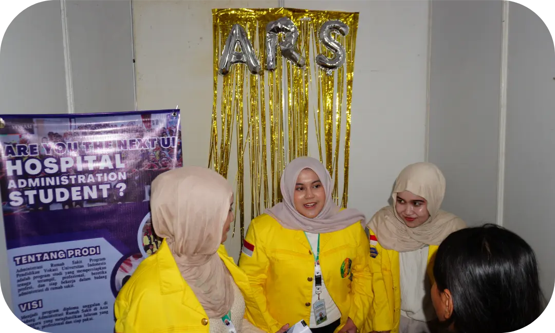 Photo 3 Bedah Universitas